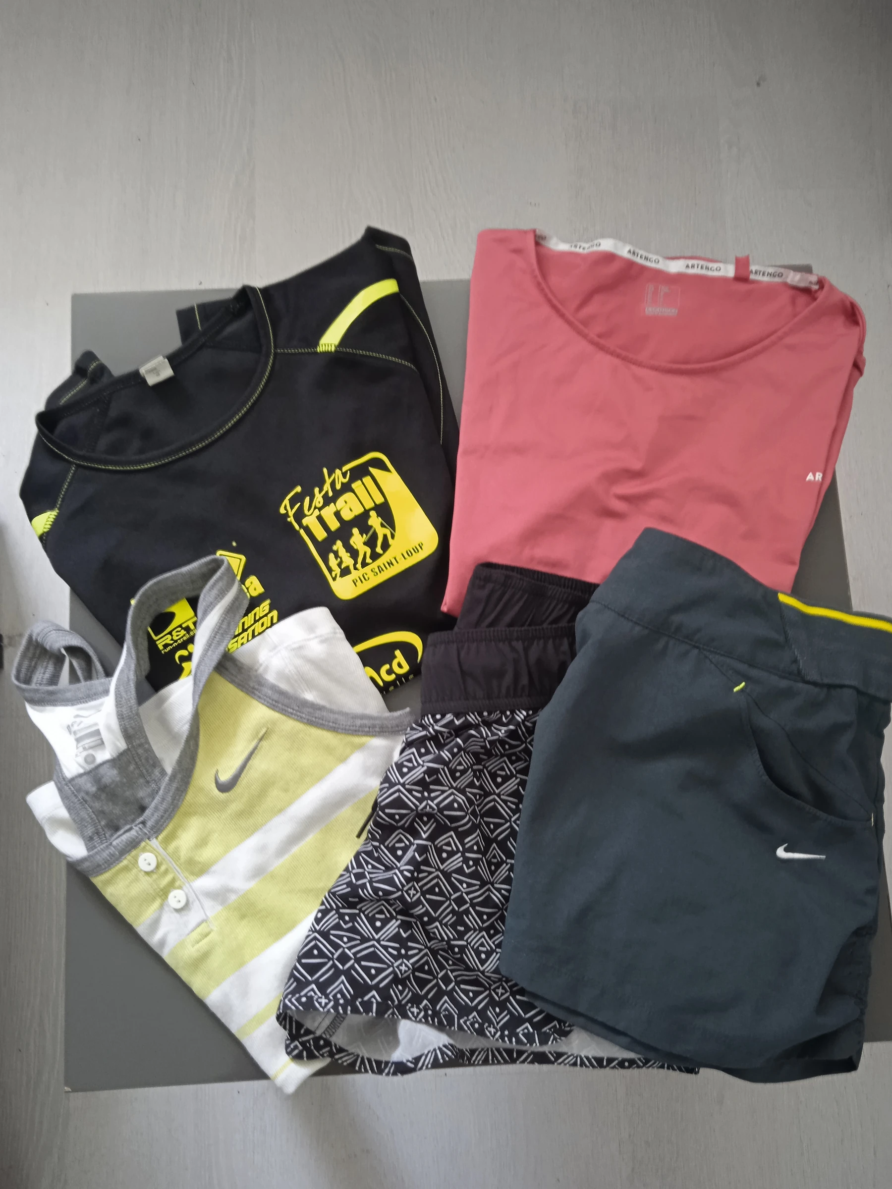 Lot de vêtements de sport femmes taille 36/38